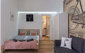 Acacia Apartments